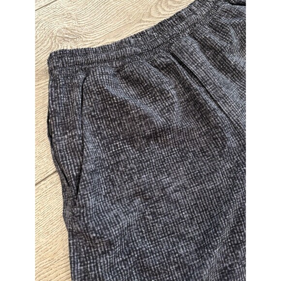 Lululemon Pace Breaker Short Mens Medium 9" Linerless Grey Pattern Gym Running - Picture 2 of 8